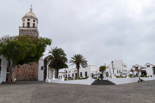 Lanzarote Hiszpania Wrzesień 2020 Widok Plac Kościół Mieście Teguise Wulkanicznej — Zdjęcie stockowe