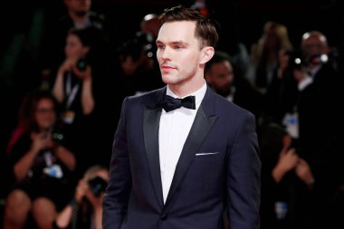 30 Ağustos 2018 'de Venice, İtalya' da düzenlenen 75. Venedik Film Festivali sırasında Nicholas Hoult 