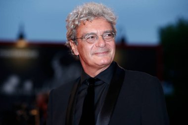 VENICE, İtalya - 6 Eylül 2018 'de Venedik, İtalya' da düzenlenen 75. Venedik Film Festivali sırasında Mario Martone 