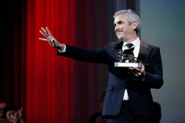 8 Eylül 2018 'de Venedik Film Festivali' nde Venedik, İtalya 'nın Venedik kentinde düzenlenen 75. Venedik Film Festivali' nde Alfonso Cuaron en iyi film dalında Altın Aslan ödülünü aldı.. 