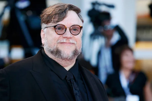 Venice Itálie Července Guillermo Del Toro Kráčí Červeném Koberci Slavnostního — Stock fotografie
