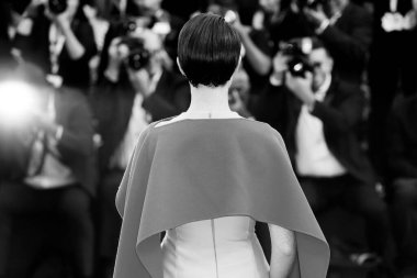 Claire Foy, 29 Ağustos 2018 'de Venedik, İtalya' da düzenlenen 75. Venedik Film Festivali sırasında 