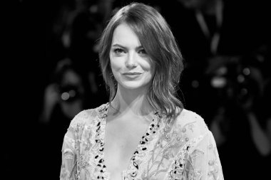 Emma Stone, 30 Ağustos 2018 'de Venedik Film Festivali sırasında İtalya' nın Venedik kentinde 