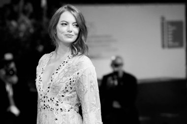 Emma Stone, 30 Ağustos 2018 'de Venedik Film Festivali sırasında İtalya' nın Venedik kentinde 