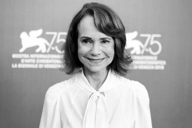 1 Eylül 2018 'de Venedik, İtalya' da düzenlenen 75. Venedik Film Festivali sırasında Jessica Harper, Suspiria adlı filmin fotoğraf çağrısına katıldı..