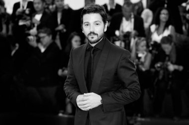 3 Eylül 2018 'de Venedik, İtalya' da düzenlenen 75. Venedik Film Festivali sırasında Diego Luna, 