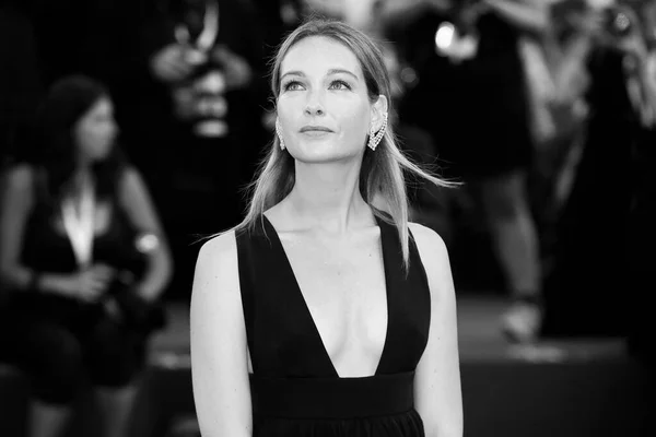 在2018年8月30日于意大利威尼斯举行的第75届威尼斯电影节上 克里斯蒂安娜 卡波特迪踏上了电影 最受欢迎 的红地毯 — 图库照片
