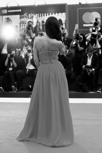 2018年9月2日 在意大利威尼斯举行的第75届威尼斯电影节上 朱莉娅 莱利斯踏上了电影 兄弟姐妹 的红地毯 — 图库照片