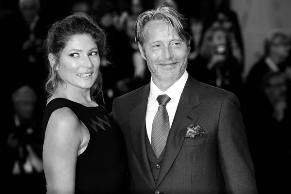 Venedig Italien September Mads Mikkelsen Hanne Jacobsen Schreiten Während Der — Stockfoto