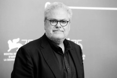 VENICE, İtalya - 7 Eylül 2018 'de Venedik, İtalya' da düzenlenen 75. Venedik Film Festivali sırasında Roberto Ando 'Una Storia Senza Nome' adlı filmin fotoğraf çağrısına katıldı.. 