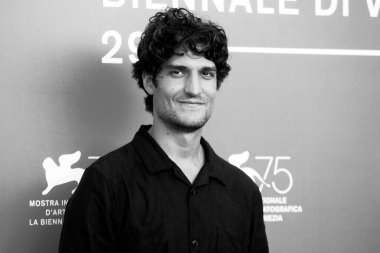 Louis Garrel, 7 Eylül 2018 'de Venedik, İtalya' da düzenlenen 75. Venedik Film Festivali sırasında 