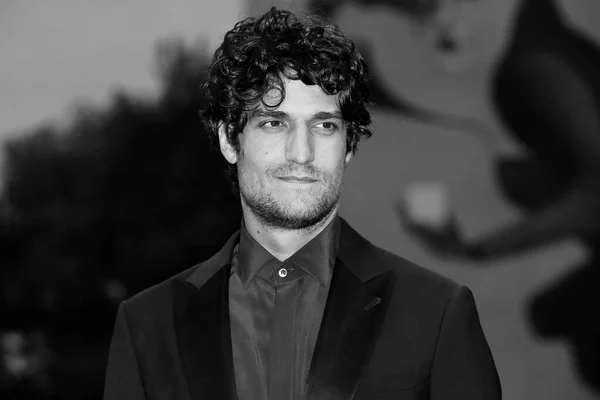 Venice Italia Septembrie Louis Garrel Merge Covorul Roșu Filmului One — Fotografie, imagine de stoc