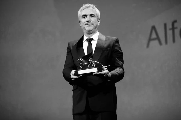 Venedig Italien September Alfonso Cuaron Erhält Den Goldenen Löwen Für — Stockfoto