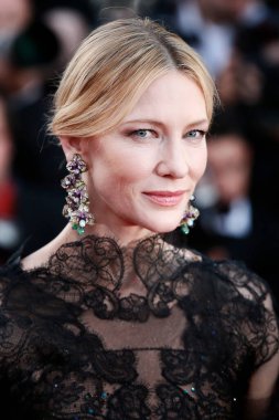 Cate Blanchett, 8 Mayıs 2018 'de Cannes, Fransa' da düzenlenen 71. Cannes Film Festivali 'nde' Herkes Biliyor 've' Açılış Galasına 'katılıyor..