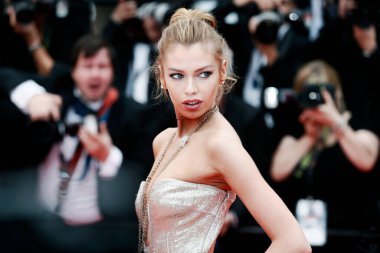 Stella Maxwell, 10 Mayıs 2018 'de Cannes, Fransa' da düzenlenen 71 'inci Cannes Film Festivali' nde 