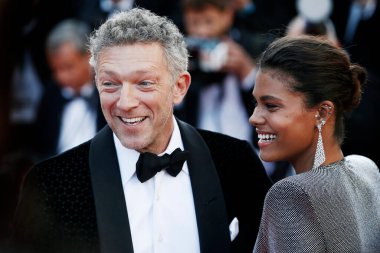 12 Mayıs 2018 'de Cannes, Fransa' da düzenlenen 71. Cannes Film Festivali sırasında Tina Kunakey ve Vincent Cassel 