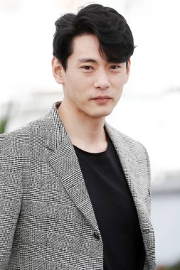 Cannes Film Festivali 'nin 71. gününde 10 Mayıs 2018' de Fransa 'nın Cannes kentinde gerçekleştirilen Leto fotoğraf çekimine oyuncu Teo Yoo da katıldı.