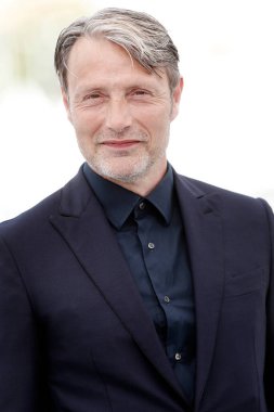 CannES, FRANCE - 10 Mayıs: Aktör Mads Mikkelsen, Cannes, Fransa 'da 10 Mayıs 2018' de düzenlenen 71.. 