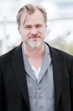 Christopher Nolan, 12 Mayıs 2018 'de Cannes, Fransa' da düzenlenen 71. Cannes Film Festivali sırasında Christopher Nolan ile olan randevusuna katılıyor..
