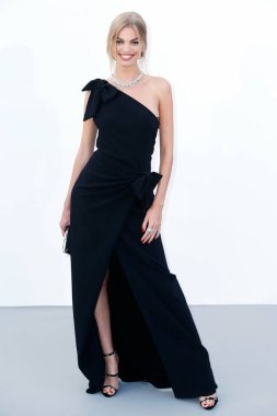 17 Mayıs 2018 'de Fransa' nın başkenti Cap d 'Antibes' te bulunan Hotel du Cap-Eden-Roc 'taki amfAR Gala Cannes 2018' e varır..