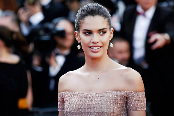 Cannes France May Sara Sampaio Attends Screening Girls Sun 71St — Stock Photo, Image