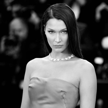 Bella Hadid 11 Mayıs 2018 'de Fransa' nın Cannes kentinde düzenlenen 71. Cannes Film Festivali 'nde 
