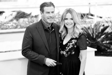 Cannes Film Festivali 'nin 71. sırasında 15 Mayıs 2018' de Fransa 'nın Cannes kentinde gerçekleşen' Gotti 'adlı filmin fotoğraf çekimine John Travolta ve Kelly Preston da katıldı..