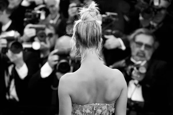 Cannes Frankrijk Mei Hailey Baldwin Neemt Deel Aan Vertoning Van — Stockfoto