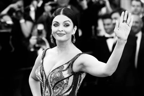 Cannes France Μαΐου Aishwarya Rai Παρευρίσκεται Στην Προβολή Του Girls — Φωτογραφία Αρχείου