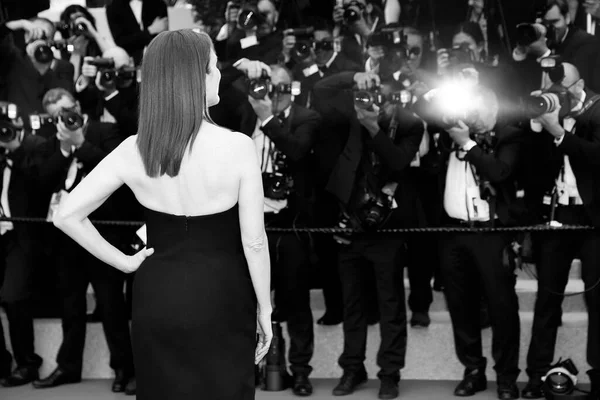 Cannes Francia Mayo Actriz Julianne Moore Asiste Proyección Yomeddine Durante —  Fotos de Stock