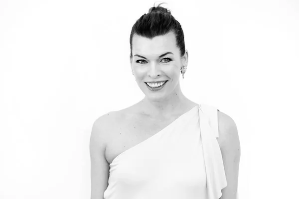 Cap Antibes Francia Maggio Milla Jovovich Arriva All Amfar Gala — Foto Stock