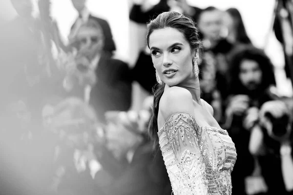 Alessandra Ambrosio Mayıs 2018 Fransa Nın Cannes Kentinde Düzenlenen Cannes — Stok fotoğraf