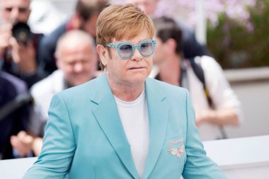 Sir Elton John, 16 Mayıs 2019 'da Fransa' nın Cannes kentinde düzenlenen 72. Cannes Film Festivali sırasında 