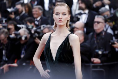 Daria Strokous 16 Mayıs 2019 'da Cannes, Fransa' da düzenlenen 72. Cannes Film Festivali sırasında 