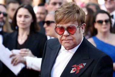 Sir Elton John, 16 Mayıs 2019 'da Fransa' nın Cannes kentinde düzenlenen 72. Cannes Film Festivali sırasında 