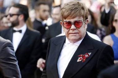 Sir Elton John, 16 Mayıs 2019 'da Fransa' nın Cannes kentinde düzenlenen 72. Cannes Film Festivali sırasında 