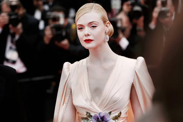 Cannes Frankrijk Mei Jurylid Elle Fanning Woont Openingsceremonie Bij Tijdens — Stockfoto