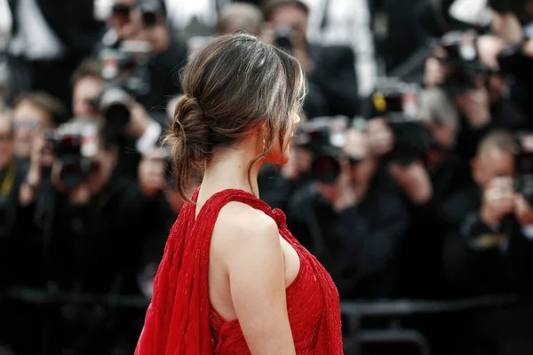 Cannes France Μαΐου Alessandra Ambrosio Παρευρίσκεται Στην Πρεμιέρα Του Les — Φωτογραφία Αρχείου