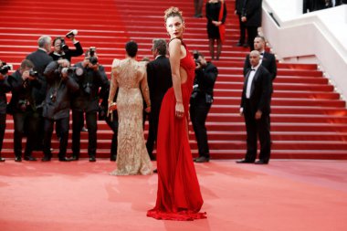 17 Mayıs 2019 'da Fransa' nın Cannes kentinde düzenlenen 72. Cannes Film Festivali sırasında Bella Hadid 