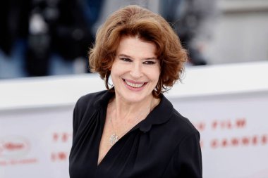 Fanny Ardant, 21 Mayıs 2019 'da Fransa' nın Cannes kentinde düzenlenen 72. Cannes Film Festivali sırasında 