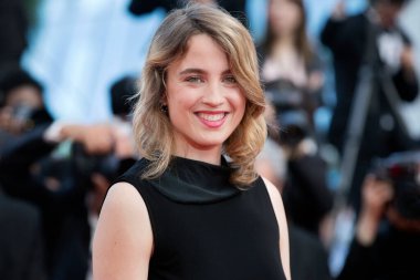 Adele Haene, 25 Mayıs 2019 'da Cannes, Fransa' da düzenlenen 72. Cannes Film Festivali 'nin kapanış törenine katıldı.. 