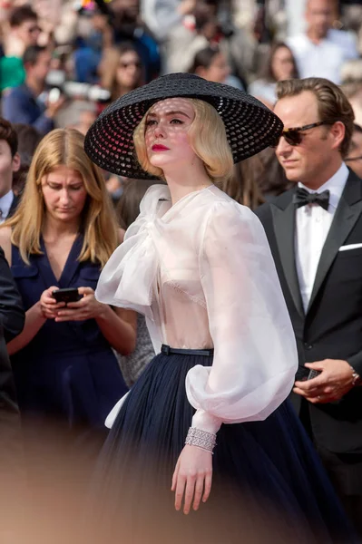 Cannes France May Elle Fanning Attends Premiere Movie Once Time — Stock Photo, Image
