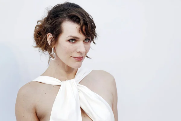 Cap Antibes Frankreich Mai Milla Jovovich Bei Der Amfar Cannes — Stockfoto