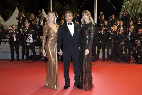 Cannes France May Sistine Stallone Sylvester StalloneとJennifer Flavinは 2019年5月24日にフランスのカンヌで開催された第72回カンヌ映画祭で Rambo — ストック写真