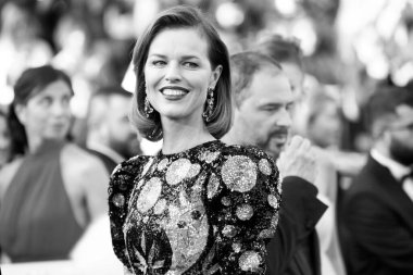 Eva Herzigova, 16 Mayıs 2019 'da Fransa' nın Cannes kentinde düzenlenen 72. Cannes Film Festivali sırasında 