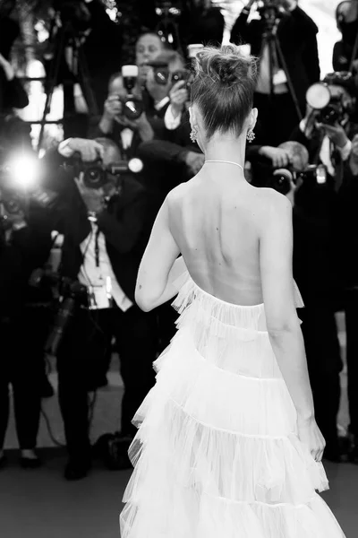 Cannes Francia Mayo Bella Hadid Asiste Estreno Rocketman Durante 72º —  Fotos de Stock