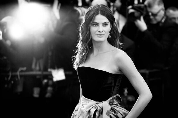 CANNES, FRANCE - MAY 16: Isabeli Fontana attends the premiere of "Rocketman" during the 72nd Cannes Film Festival on May 16, 2019 in Cannes, France. 