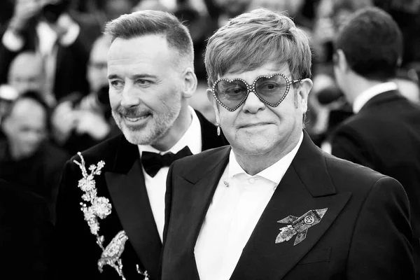 Cannes France 5月16日 Elton John David Furnishは 2019年5月16日にフランスのカンヌで開催された第72回カンヌ映画祭で映画 Rocketman のプレミアに出席しました — ストック写真