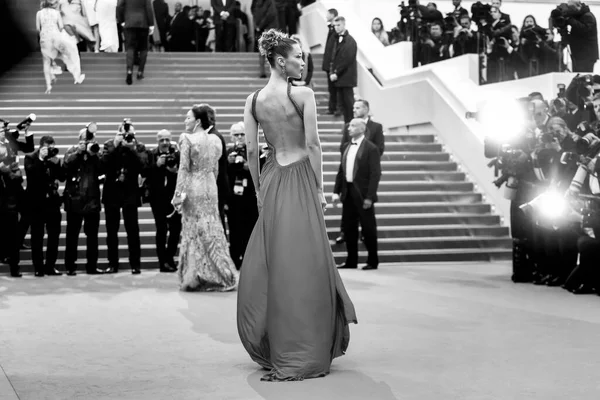 Cannes France May Bella Hadid Menghadiri Pemutaran Perdana Film Pain — Stok Foto