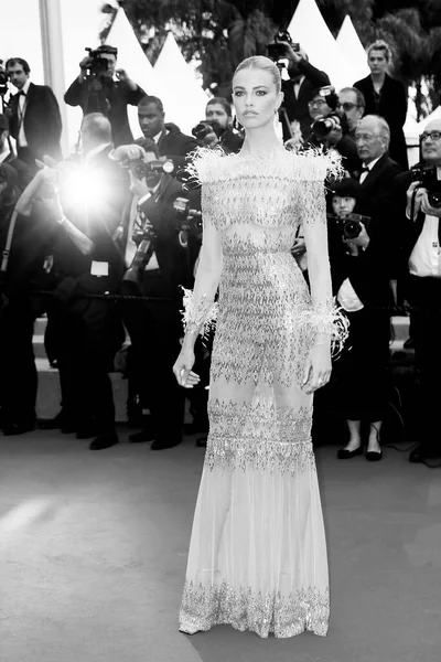 Cannes Frankreich Mai Hailey Clauson Besucht Die Premiere Des Films — Stockfoto